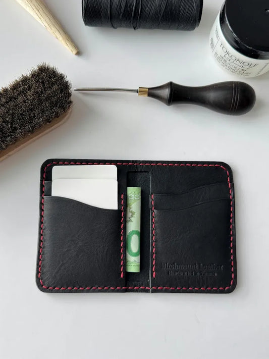 بزطام رجالي جلد طبيعي – ستايل كلاسيك بخياطة حمراء