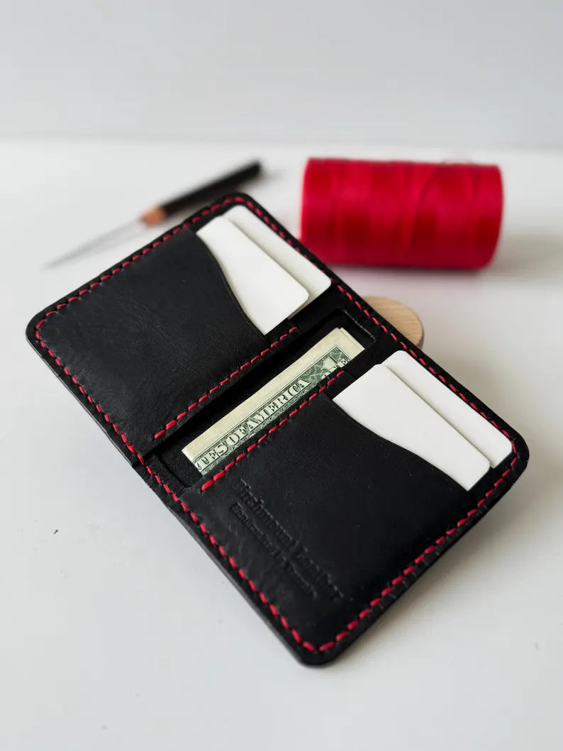 بزطام رجالي جلد طبيعي – ستايل كلاسيك بخياطة حمراء